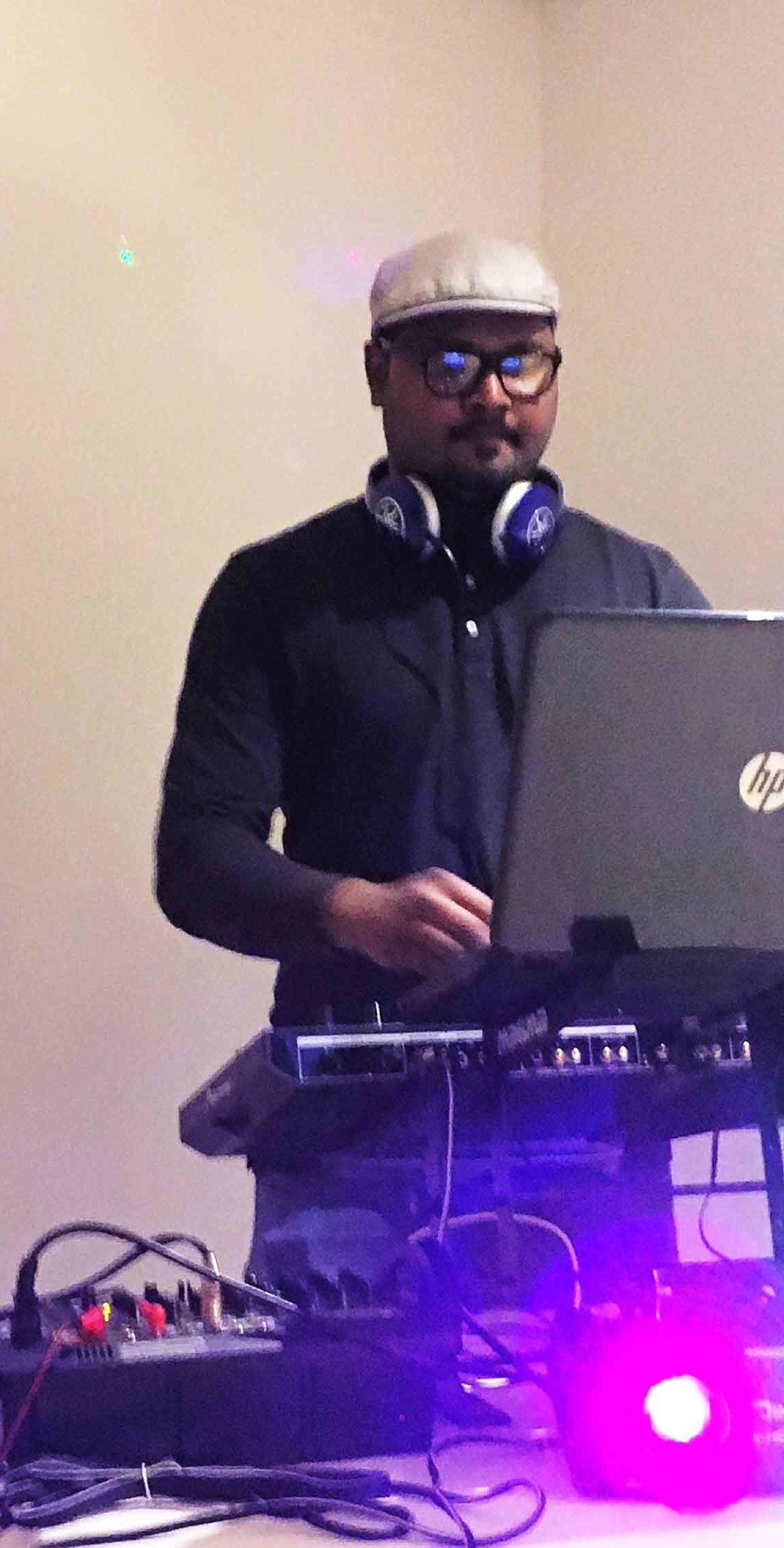 Hira DJ for a private party